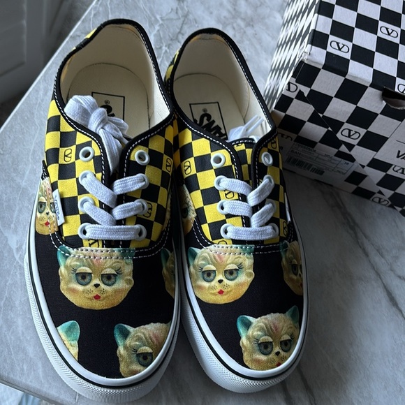 NWT VALENTINO GARAVANI AND VANS LOW-TOP FABRIC WITH VLOGO with cats size 38 - Picture 1 of 9